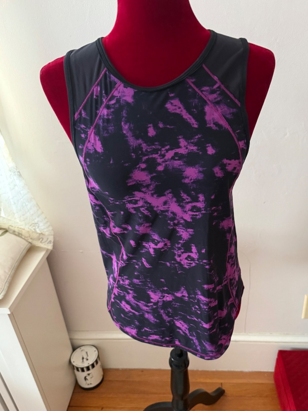 Lululemon Wms Tank Top Black purple pink size Med - Picture 8 of 10